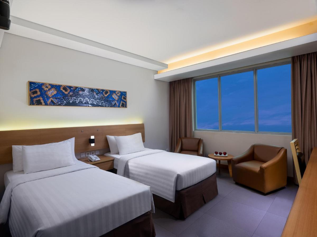 Aston Solo Hotel Exterior photo