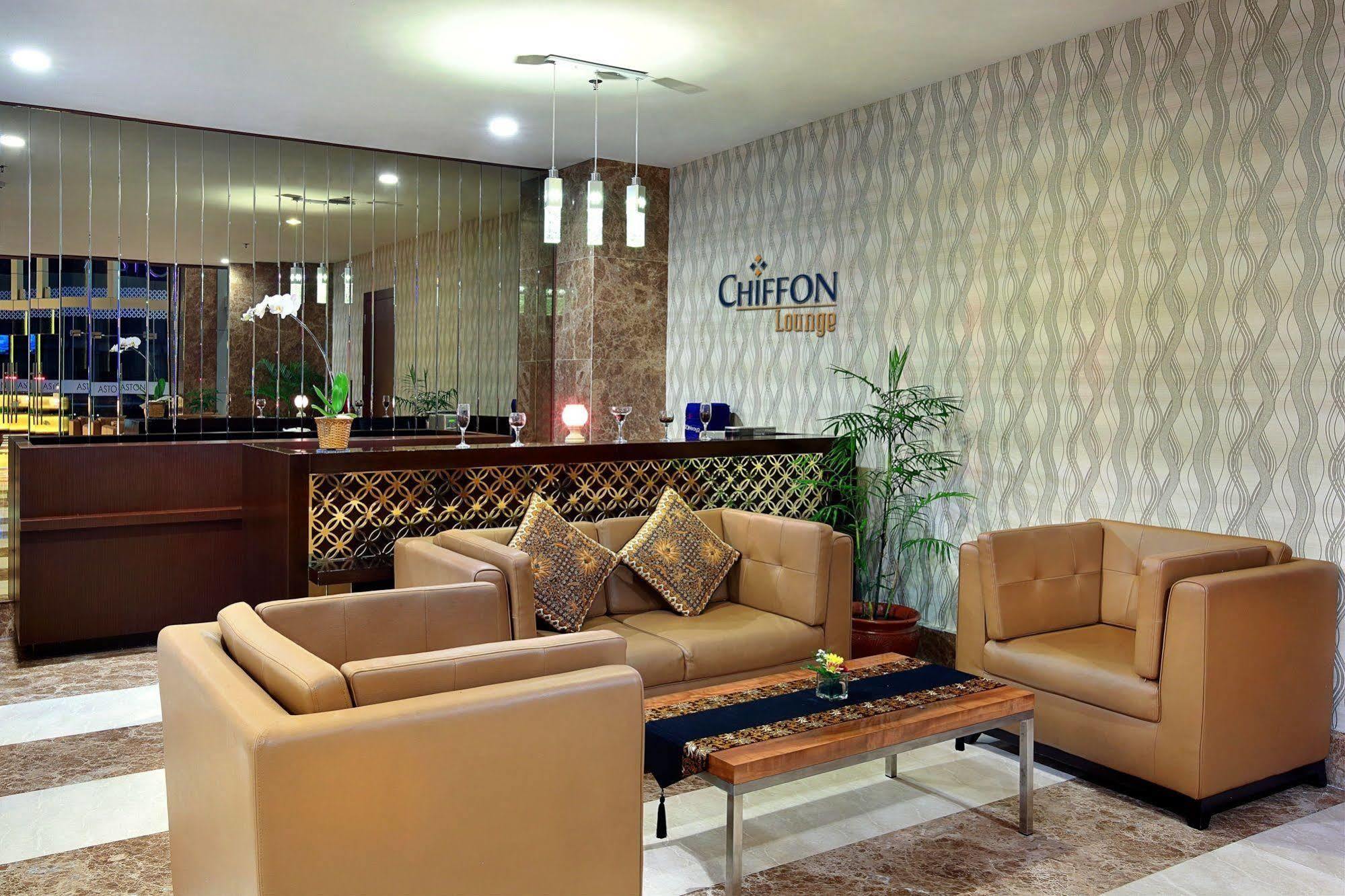 Aston Solo Hotel Exterior photo